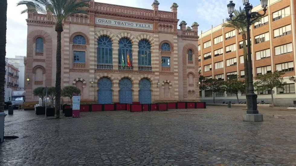 Archivo - Fachada del Teatro Falla