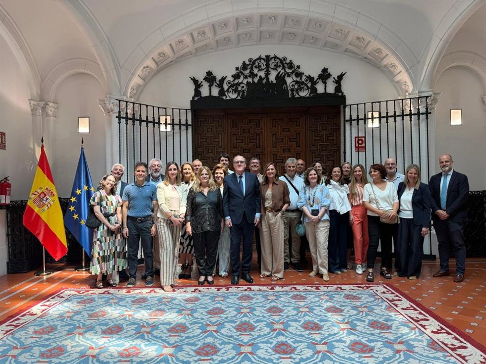 Técnicos del Defensor del Pueblo y de los diferentes comisionados autonómicos en los talleres para analizar el problema de acceso a la vivienda.