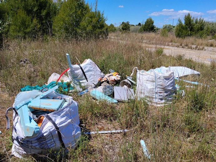 Identificada una persona com a responsable d'un abocament il·legal en la desembocadura del Millars