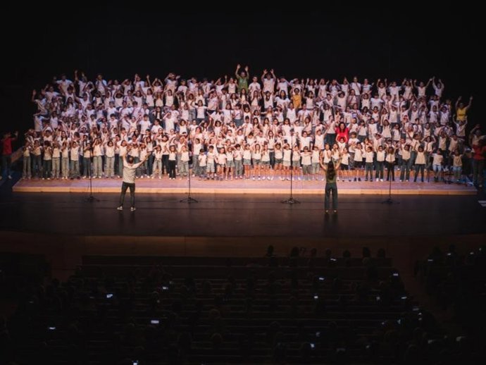 Más de 200 estudiantes de 9 centros participan en la final de 'Coreando', un proyecto para reflexionar sobre valores