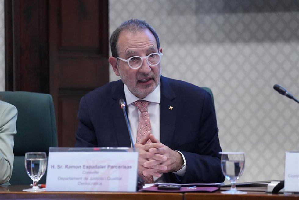 El conseller de Justicia Ramon Espadaler interviene en el Parlament
