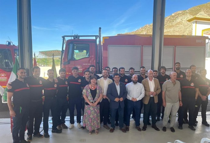 El presidente de la Diputación de Jaén, Paco Reyes, en la inauguración del nuevo Parque de Bomberos de Sierra Mágina oriental.
