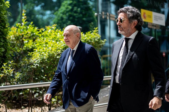 El exministro de Interior, Jorge Fernández Díaz, a su salida de la Audiencia Nacional, a 29 de abril de 2026, en Madrid (España). 