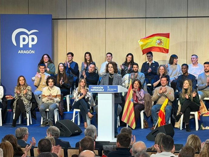La alcaldesa de Teruel y candidata a la Presidencia provincial del PP, Emma Buj, en un mítin.
