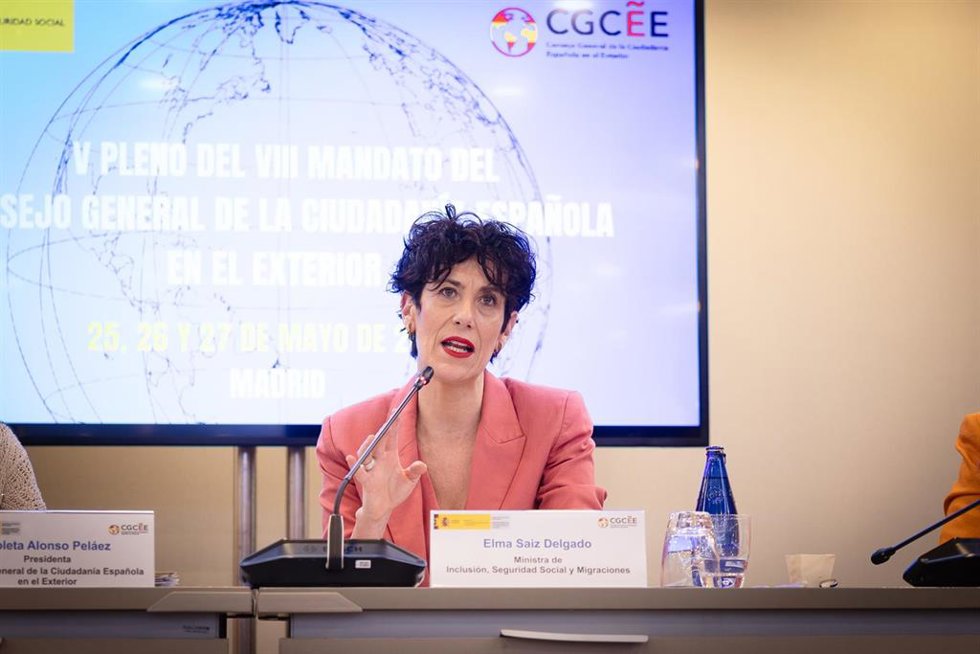 La ministra de Inclusión, Seguridad Social y Migraciones, Elma Saiz, en la clausura del V Pleno del Consejo General De la Ciudadanía Española en el Exterior (CGCEE).