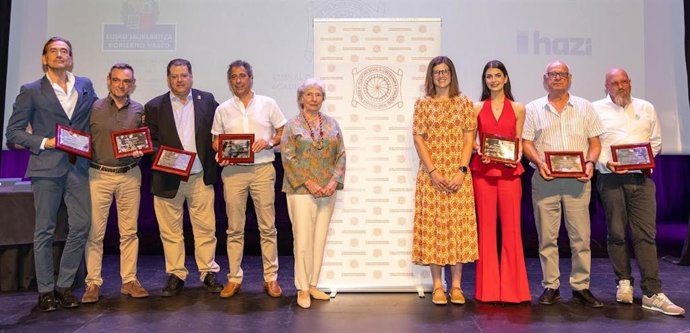 La Asociación de Bodegas por la Calidad recibe el Premio 'Manuel Llano Gorostiza' de la Academia Vasca de Gastronomía