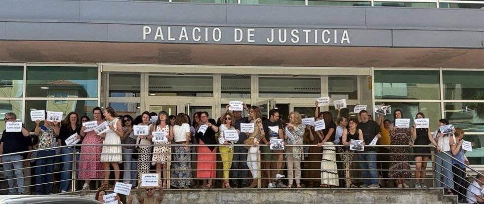 Concentración de los trabajadores de la Administración de Justicia en Salesas