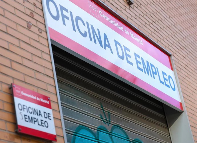 Archivo - Fachada de una Oficina del SEPE.