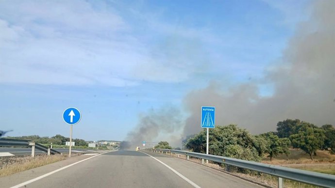 Imagen del incendio en Peraleda de la Mata