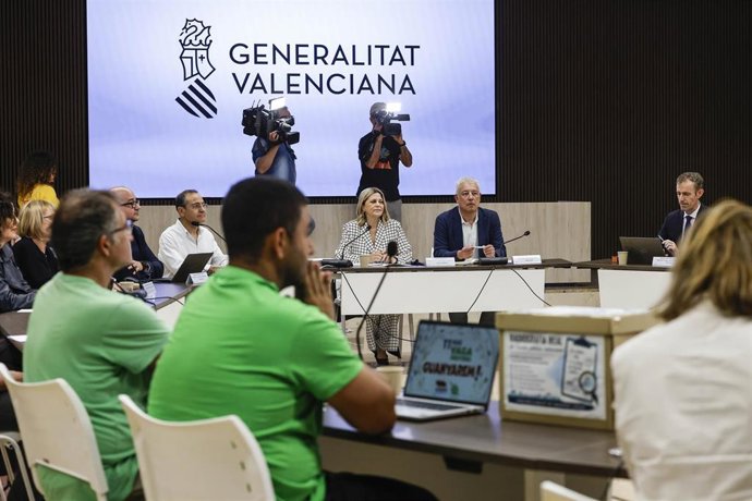 La consellera de Educación, Cultura y Universidades de la Generalitat Valenciana, Carmen Ortí, se reúne con los sindicatos del ámbito educativo. 
