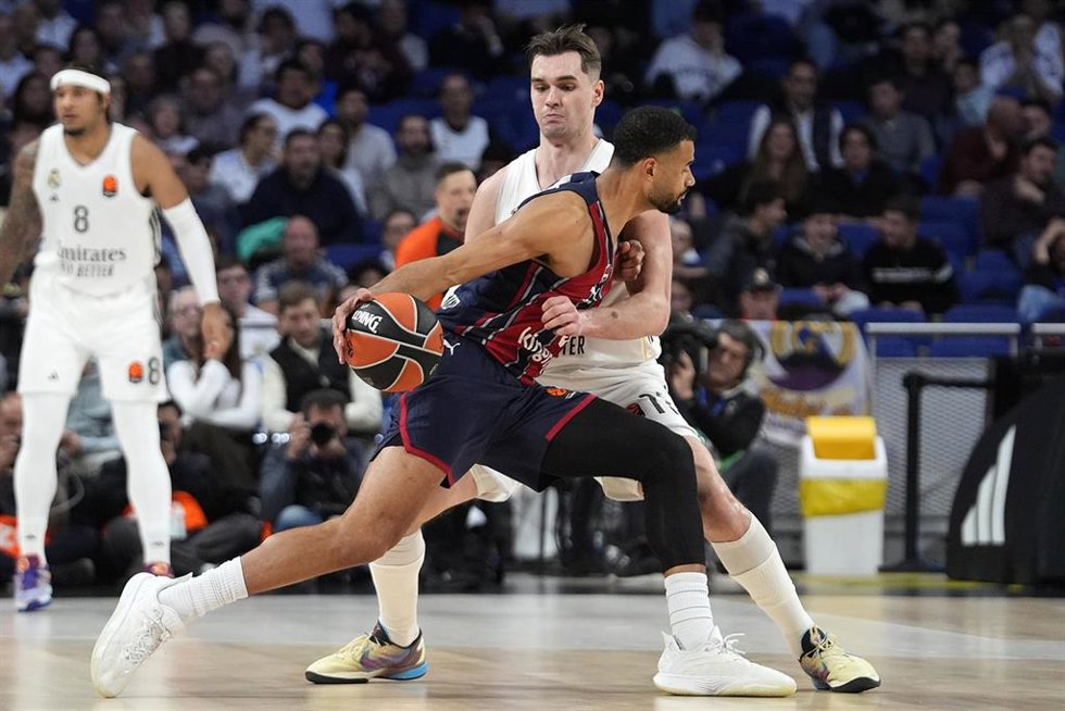 Archivo - Mario Hezonja y Timothé Luwawu-Cabarrot, en un partido.