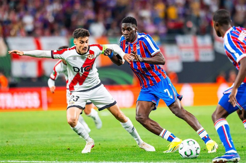 May 27, 2026, Lipsk, Poland: 2026.05.27 Lipsk.pilka nozna Final Liga Konferencji Europy sezon 2025/2026.Crystal Palace - Rayo Vallecano.N/z Oscar Valentin IsmaÃ¯la Sarr.Foto Gleb Soboliev / PressFocus..2026.05.27 Leipzig.Football - Final UEFA Conference L