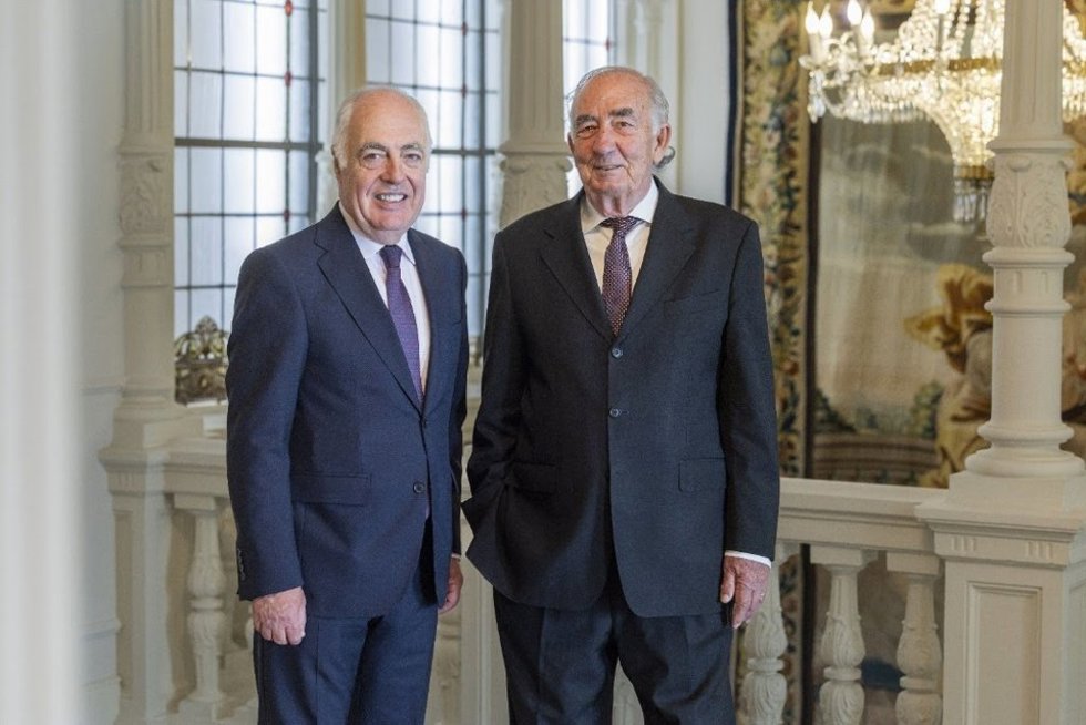 El presidente de Fundación Ibercaja, Amado Franco, a la derecha, y el director general, José Luis Rodrigo, a la izquierda.