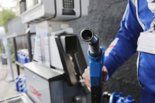Santiago, 26 mayo 2022. Autoridades anunciaron la baja en el precio de la parafina pero no de las bencinas. Los combustibles siguen al alza en Chile. Marcelo Hernandez/Aton Chile