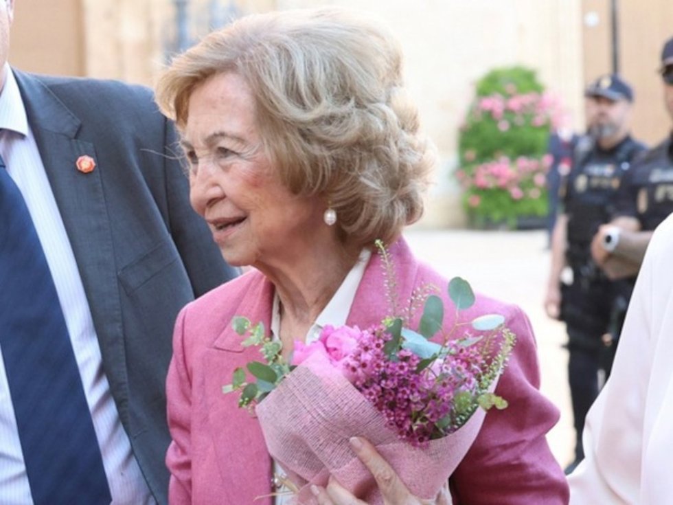 Doña Sofía visita el Banco de Alimentos de Castellón debido a la inauguración de la iniciativa 'Carro Solidario'