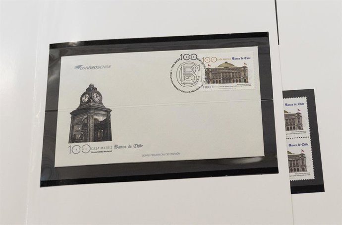 Santiago, 27 de mayo de 2026.  Banco de Chile lanza sello postal conmemorativo a los 100 anos de la construccion de la casa matriz de la institucion bancaria  Alejandro Balart/via Aton Chile