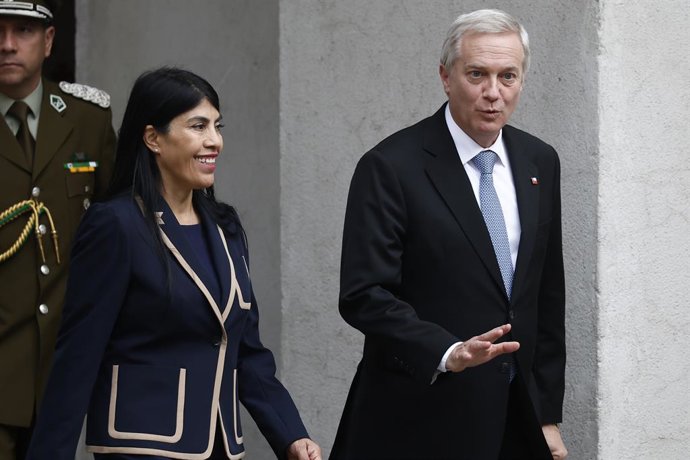 Santiago 27 de mayo 2026.  El Presidente de la Republica, Jose Antonio Kast, junto a la ministra de Ciencia, Tecnologia, Conocimiento e Inovacion, Ximena Lincolao, encabeza el lanzamiento de la Estrategia Nacional de Ciencia, Tecnologia, Conocimiento e