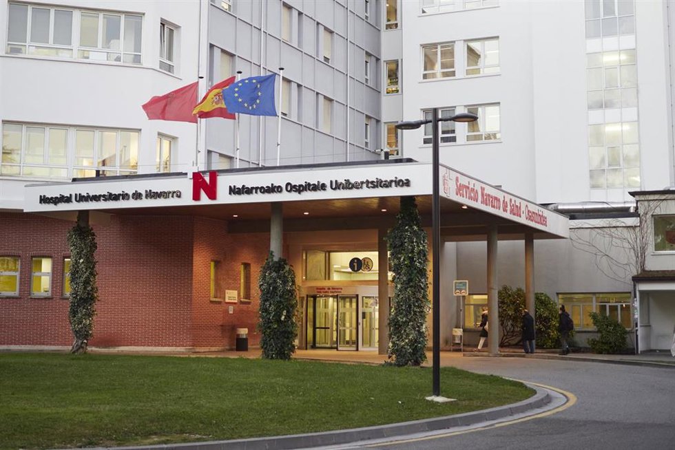 Entrada del Hospital Universitario de Navarra.