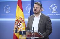Diputado de Sumar dice que su confianza en el PSOE está "bajo mínimos", insta a Sánchez a comparecer y dejarse de bromas