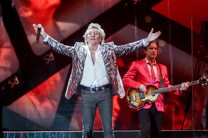 Archivo - El cantante Rod Stewart. 