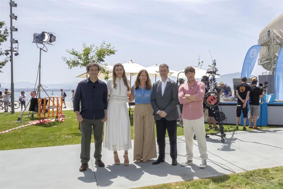 EAl consejero de Cultura, Turismo y Deporte, Luis Martínez Abad, asiste a la grabación del programa ‘MasterChef’