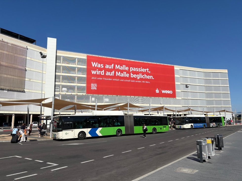 campaña publicitaria en la que se puede leer en alemán Lo que pasa en Mallorca se queda en Mallorca
