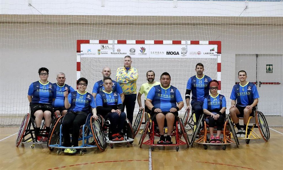 Archivo - Los integrantes del equipo de Inclusport de baloncesto en silla de ruedas.