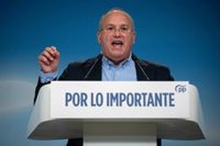 El PP denuncia que Sánchez pida el voto telemático para "no dar la cara" en el Congreso aunque ya volvió de Roma
