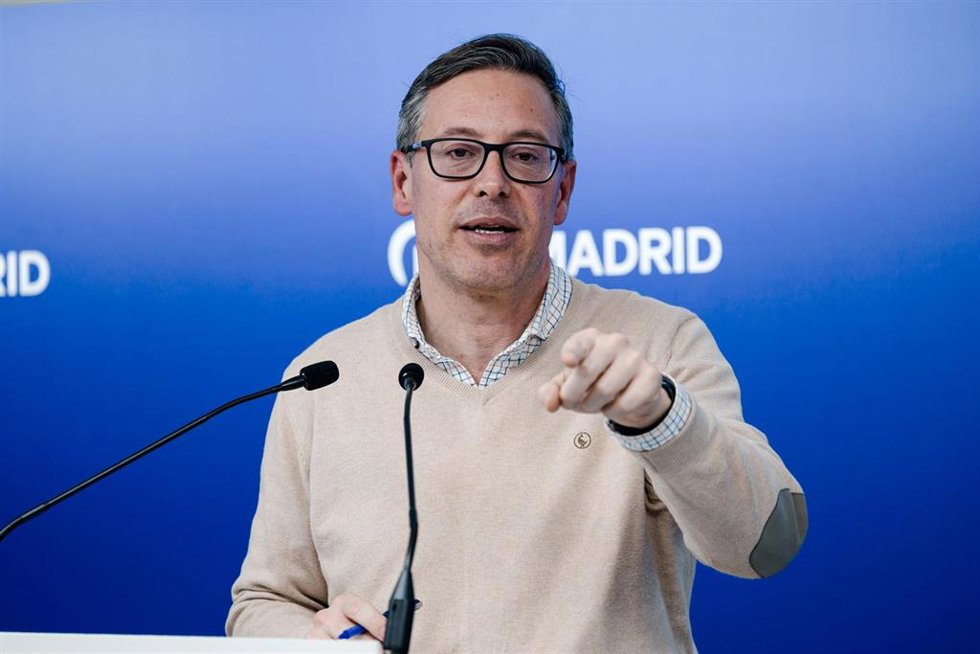 Archivo - El secretario general del PP de Madrid, Alfonso Serrano, durante una rueda de prensa