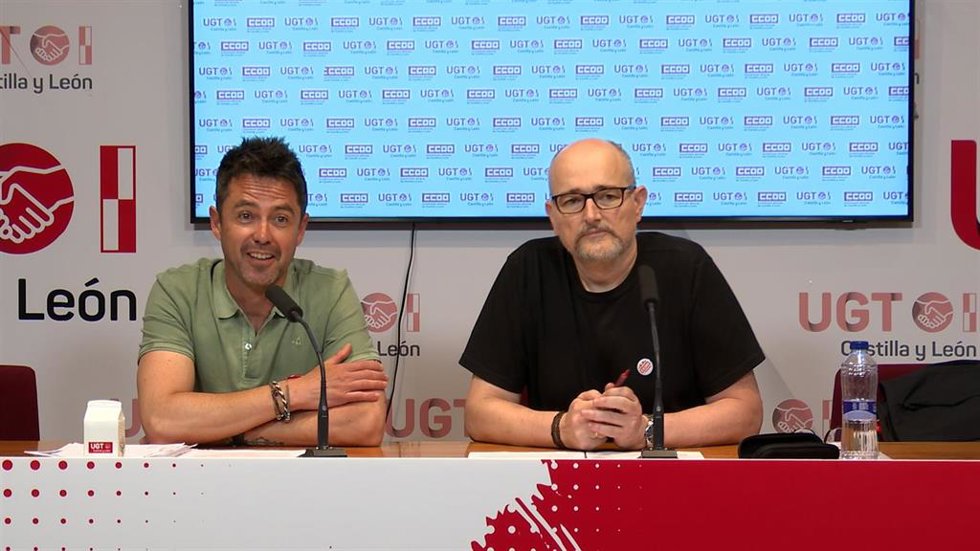 José Antonio Sánchez (i) y José Antonio Alegre, durante la rueda de prensa de esta mañana.