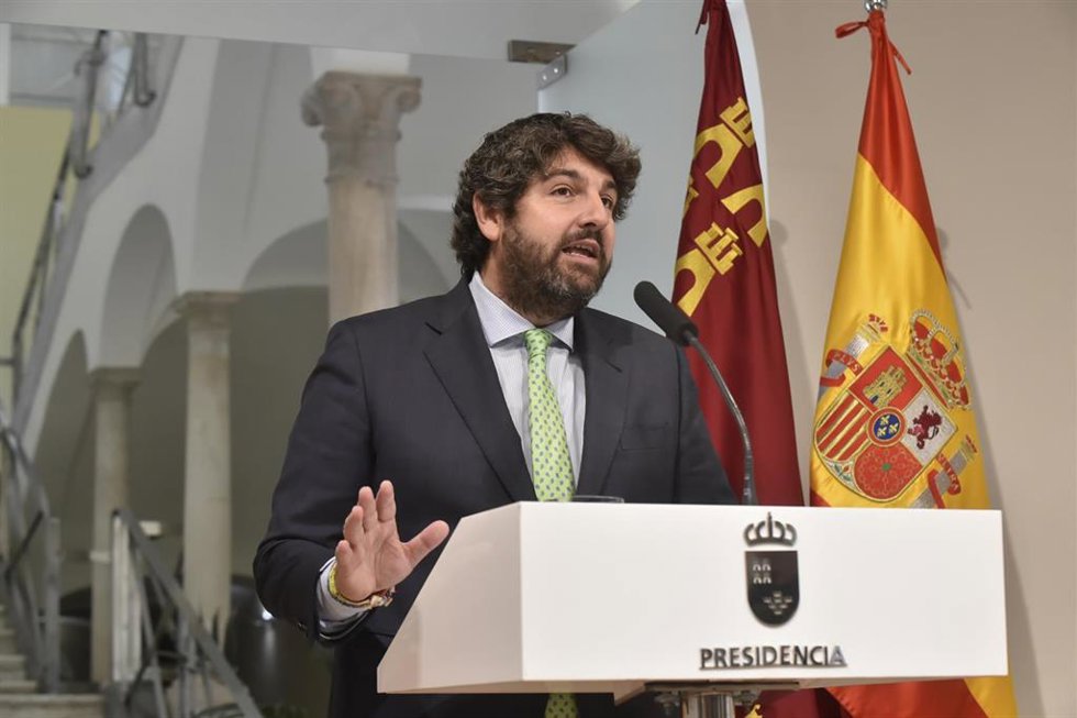 AMP.- López Miras releva a los consejeros de Salud y Agua y remodela su Gobierno en la recta final de la legislatura