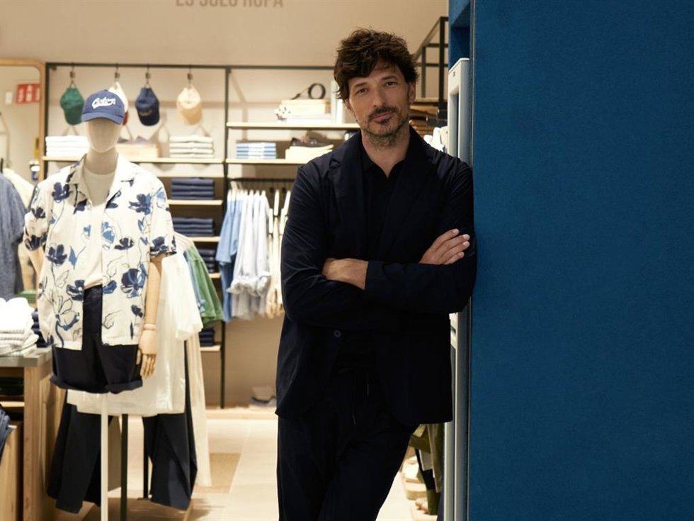 Andrés Velencoso y OOTO (Out Of The Office) inauguran su primera tienda exclusiva en Madrid en el CC Moraleja Green