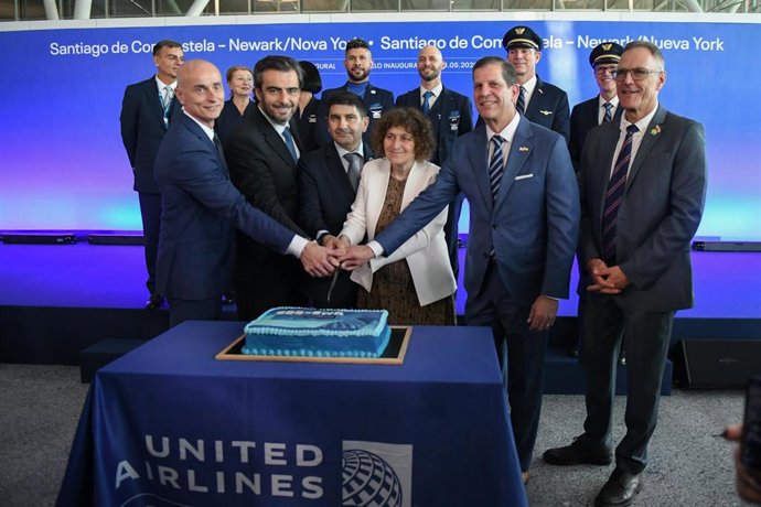 Reapertura del aeropuerto de Santiago de Compostela.