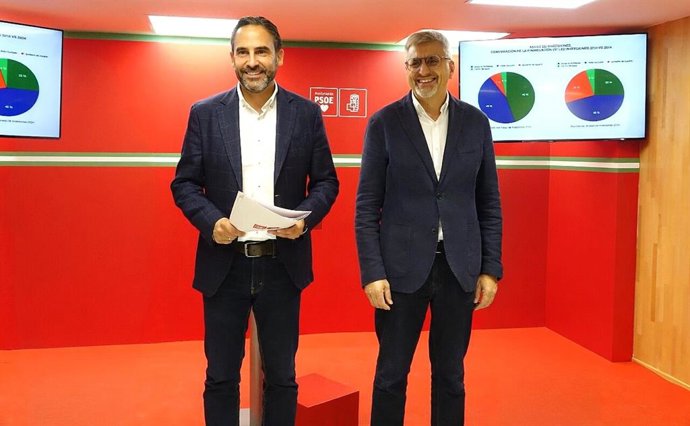 El secretario general del PSOE en Málaga, Josele Aguilar  y el portavoz socialista en el Ayuntamiento, Daniel Pérez