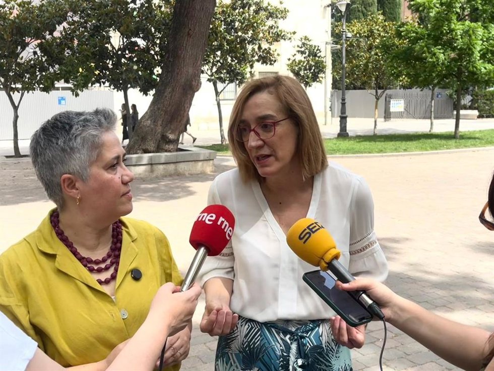 Las concejales de VTLP en el Ayuntamiento de Valladolid Cristina Colino y Rocío Anguita.