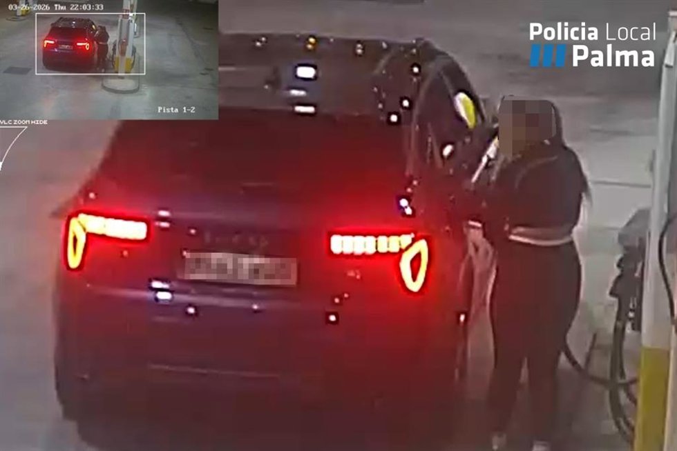 Dos investigadas por llenar el depósito y huir sin pagar con un coche de alquiler y la matricula manipulada