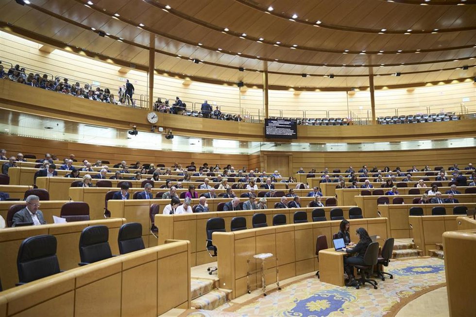Archivo - El hemiciclo del Senado vota durante una sesión plenaria, en el Senado, a 18 de marzo de 2026, en Madrid (España).
