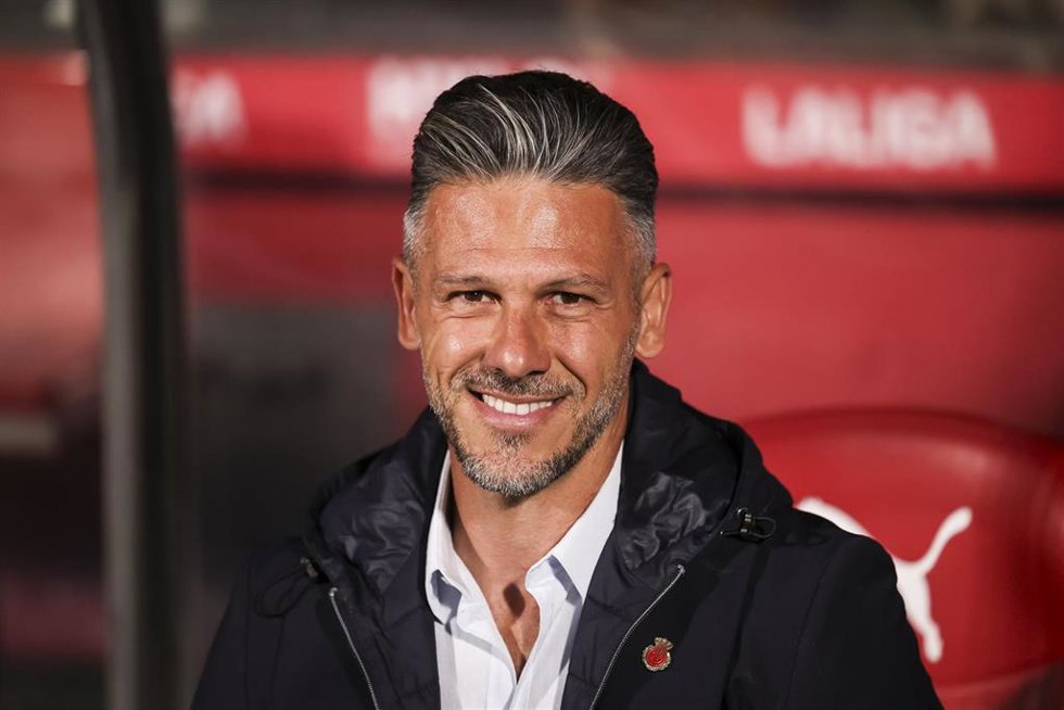 Martin Demichelis, entrenador RCD Mallorca, ante el Girona FC en Montilivi.