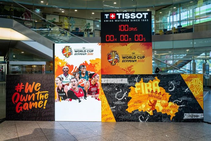 Tissot presenta en Berlín el reloj de la cuenta atrás a 100 días del Mundobasket femenino.