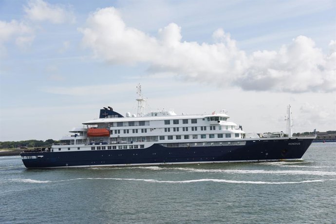 ROTTERDAM, May 18, 2026  -- The hantavirus-hit cruise ship MV Hondius sails towards the port of Rotterdam in Rotterdam, the Netherlands, on May 18, 2026. The hantavirus-hit cruise ship MV Hondius arrived at the Dutch port of Rotterdam on Monday for disinf