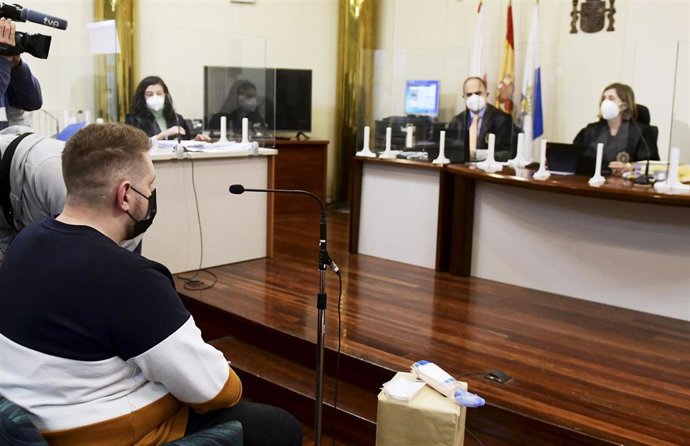 Archivo - Carolina Santos en el juicio al exjefe de los voluntarios de Protección Civil de Ramales de la Victoria que prendió fuego a la Sierra de la Alcomba (Cantabria) en febrero de 2019.