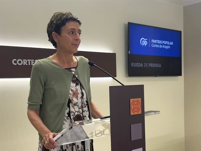 La portavoz del PP en las Cortes de Aragón, Ana Marín, en rueda de prensa.