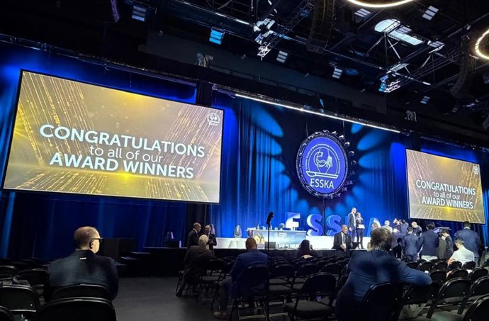 El Hospital Infanta Elena ha participado esta semana en el XXII Congreso de la European Society of Sports Traumatology, Knee Surgery and Arthroscopy (ESSKA), celebrado en Praga (República Checa).