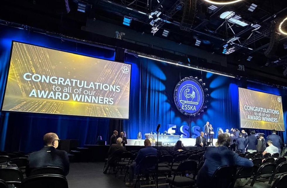 El Hospital Infanta Elena ha participado esta semana en el XXII Congreso de la European Society of Sports Traumatology, Knee Surgery and Arthroscopy (ESSKA), celebrado en Praga (República Checa).