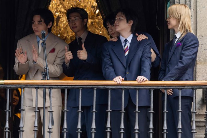 May 6, 2026, Mexico City, Mexico: Members of South Korean group BTS, accompanied by President CLAUDIA SHEINBAUM PARDO