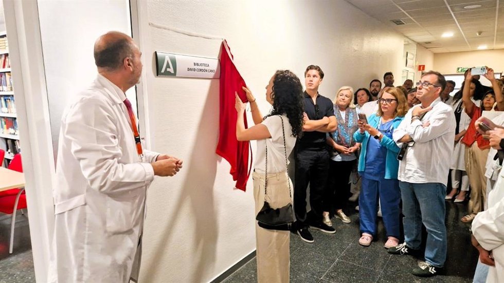 Familia, compañeros y responsables sanitarios rinden homenaje al enfermero fallecido en Adamuz.
