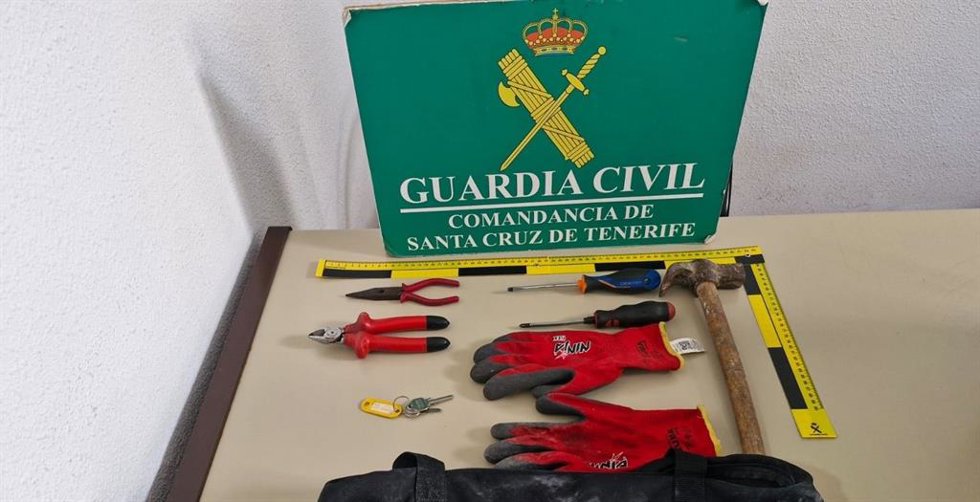 Sucesos.- La Guardia Civil sorprende infraganti a un varón robando en el interior de un guachinche en Tenerife