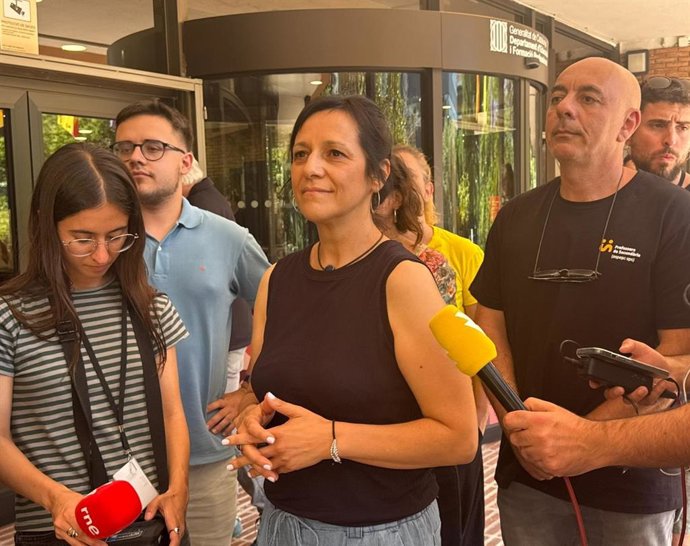 Los representantes sindicales antes de la reunión de este jueves