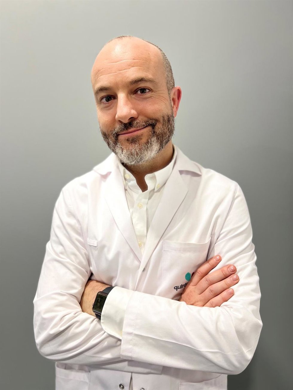 El especialista en reumatología del Hospital Quironsalud Huelva, Esteban Rubio Romero.