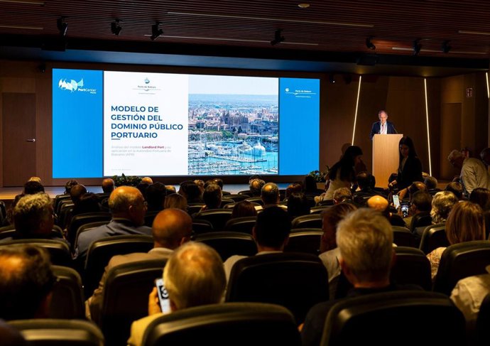 El presidente de la APB, Javier Sanz, interviene en el XX Symposium sobre Puertos Deportivos.